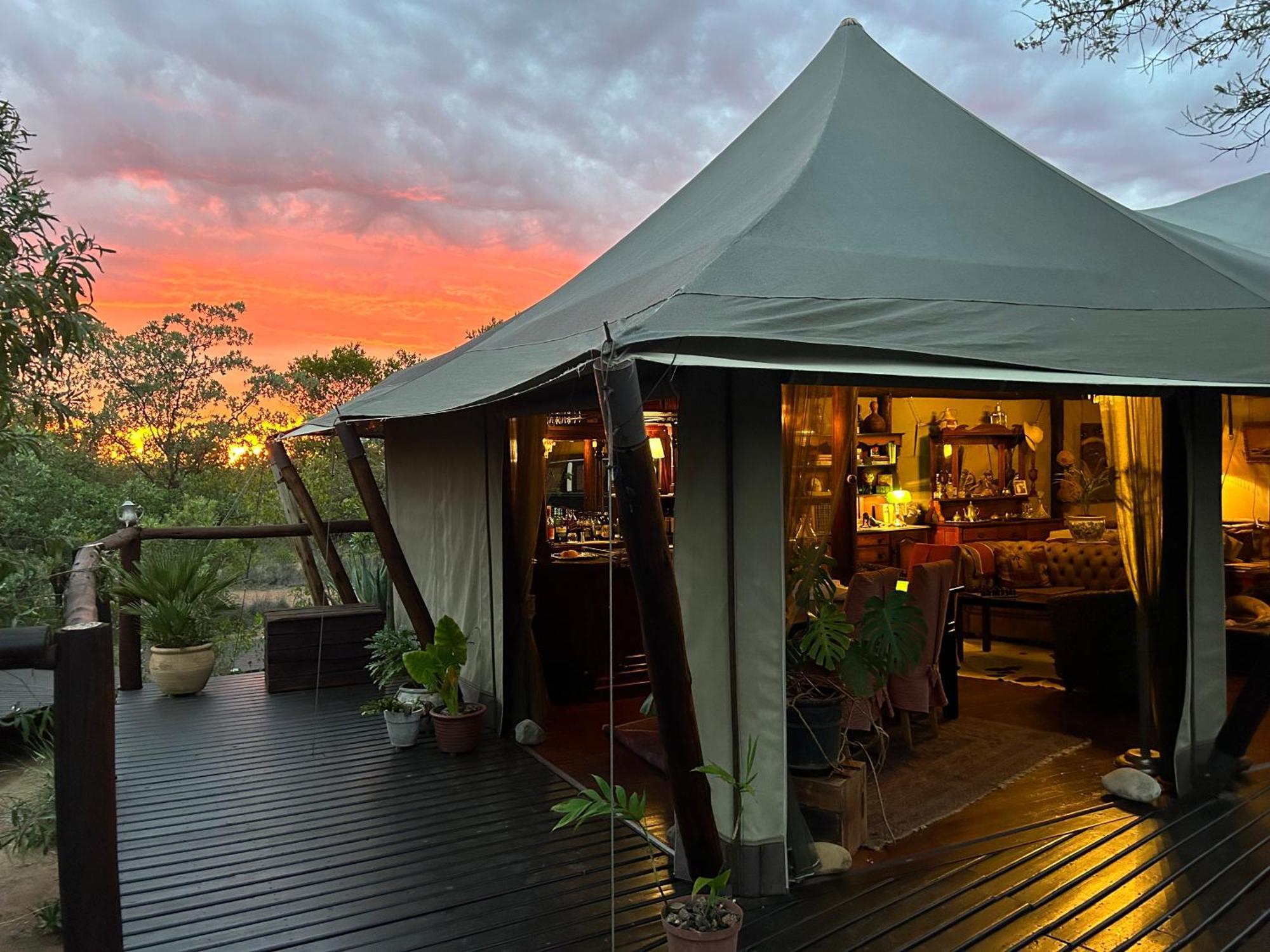 Out In Africa Wildlife Lodge ハマンスクラール エクステリア 写真
