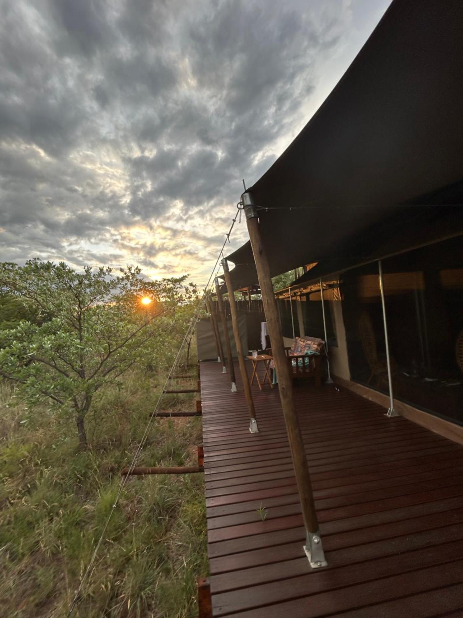 Out In Africa Wildlife Lodge ハマンスクラール エクステリア 写真
