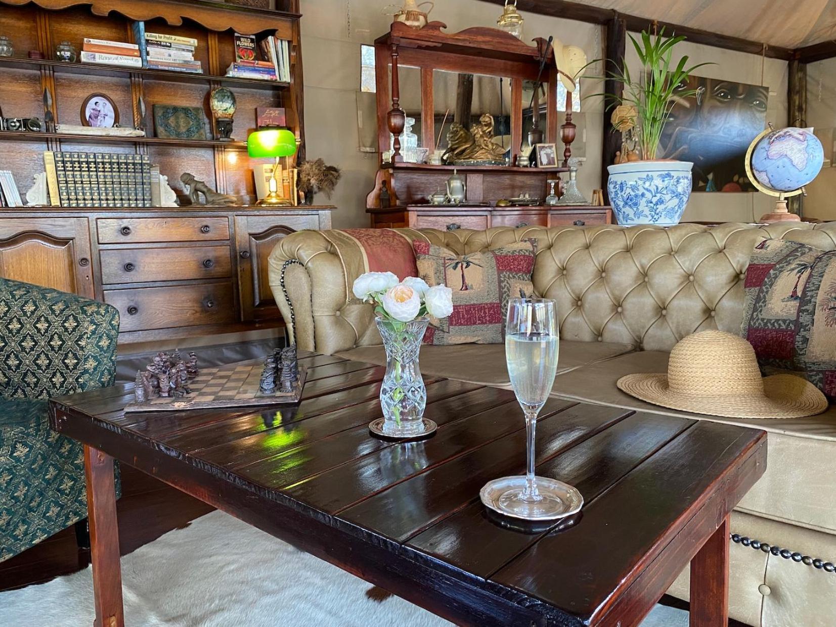 Out In Africa Wildlife Lodge ハマンスクラール エクステリア 写真